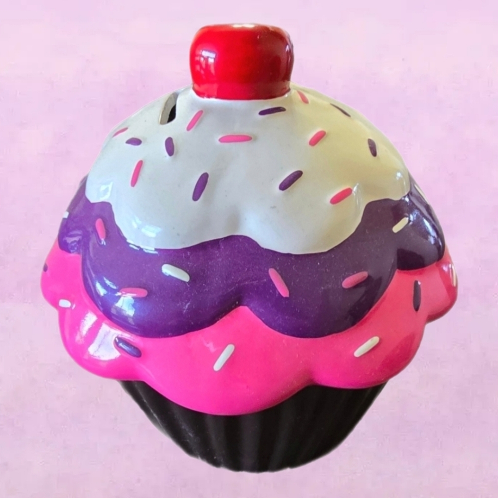 Vintage FAB NY Cupcake Piggy Bank Coin Storage Piggybank Collectible